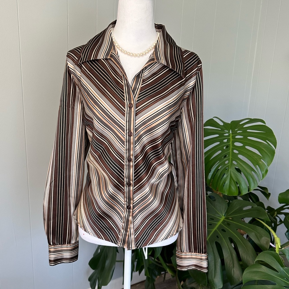 🛍️ Blue Diamond multi color Button shirt.